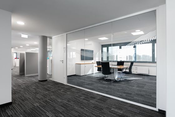 25mm Single Layer Glass Office Partition Wall - Tempered & Customizable