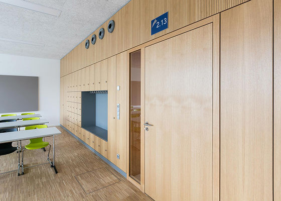 পেশাদারী প্রস্তুতকারকের শক্তিশালী অ্যালুমিনিয়াম প্যানেলের সাথে কাঠের পার্টিশন