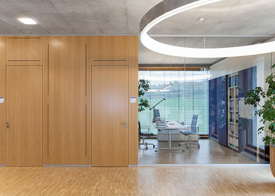 সর্বশেষ নকশা মডুলার গ্লাস প্রাচীর পার্টিশন ফ্রেমহীন পূর্ণ দৃশ্য গ্লাস পার্টিশন